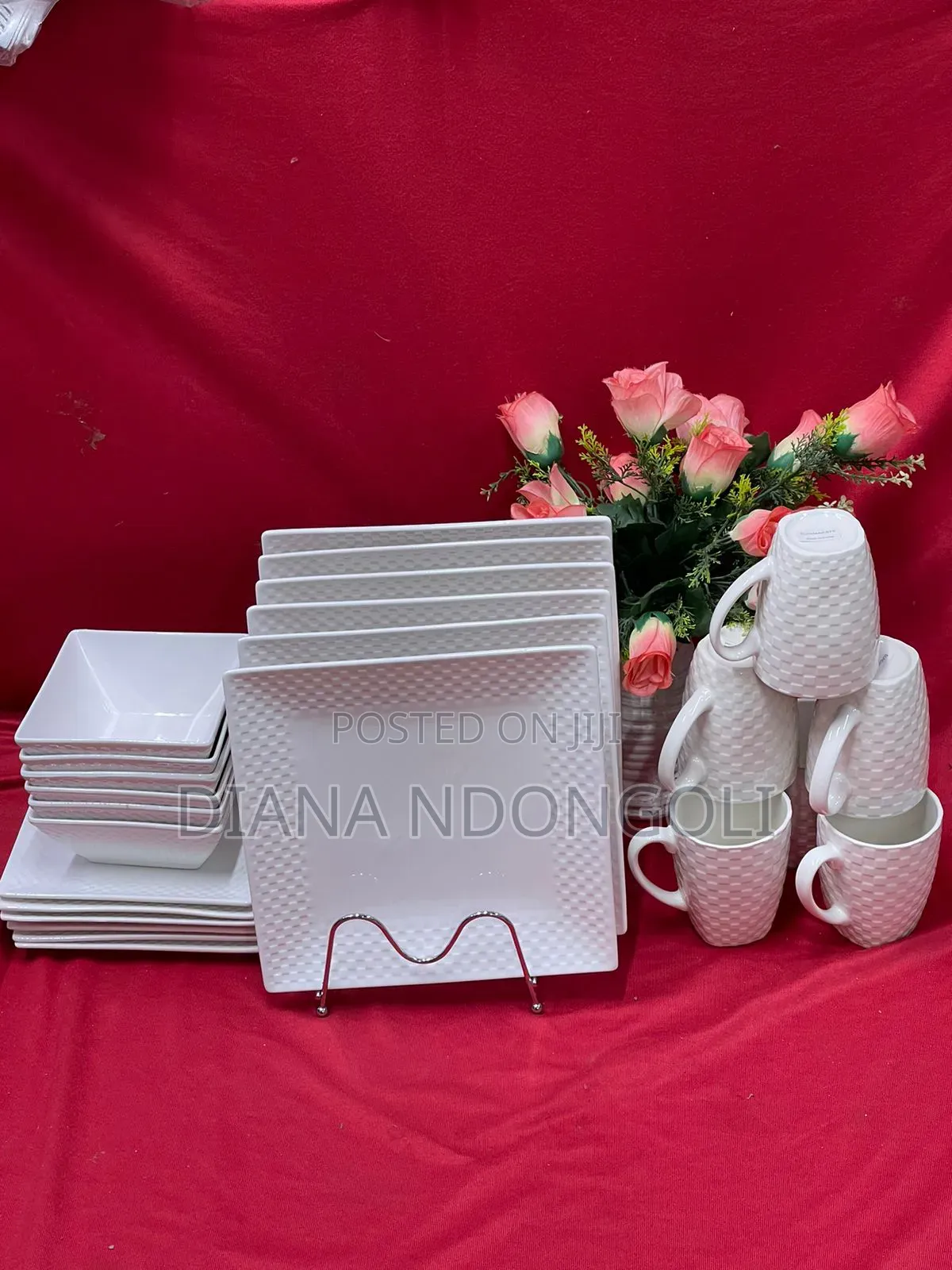White Square Dinner Set 
6 Cups 
6 Side Plates
6 Bowls 
6 Plates