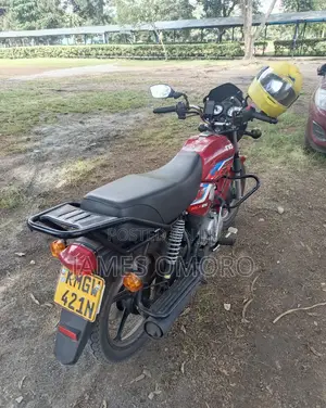 TVS HLX 125 2025 Red