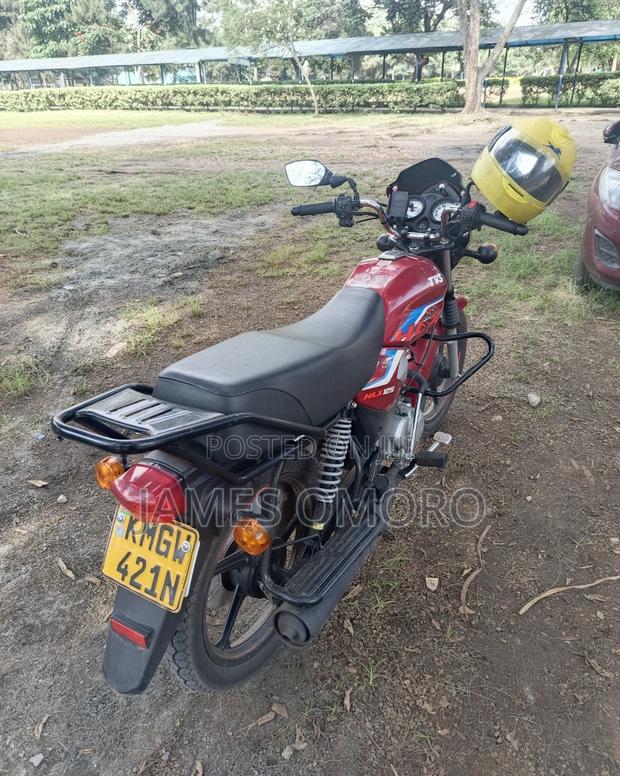 TVS HLX 125 2025 Red
