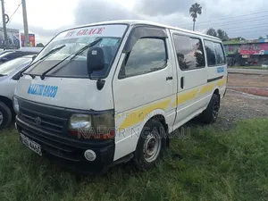 Toyota HiAce 2000 White