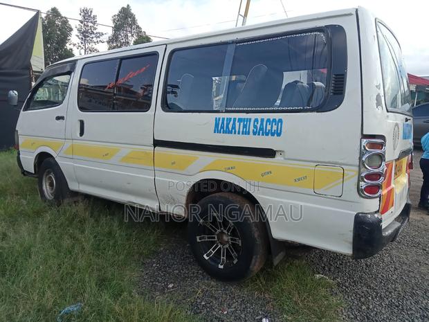 Toyota HiAce 2000 White - thumbnail 5