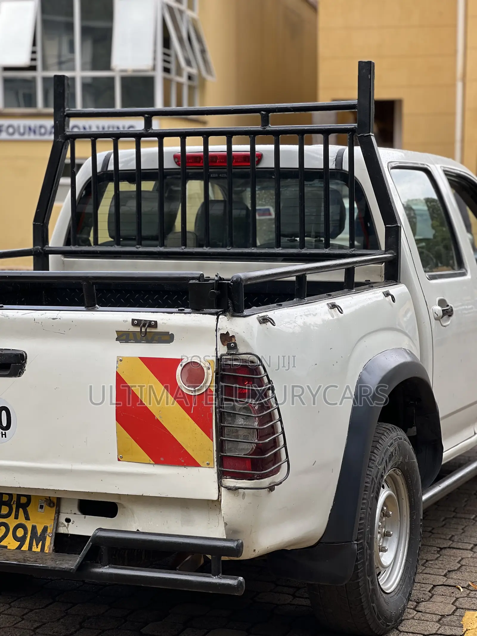 Isuzu D-MAX 2011 White