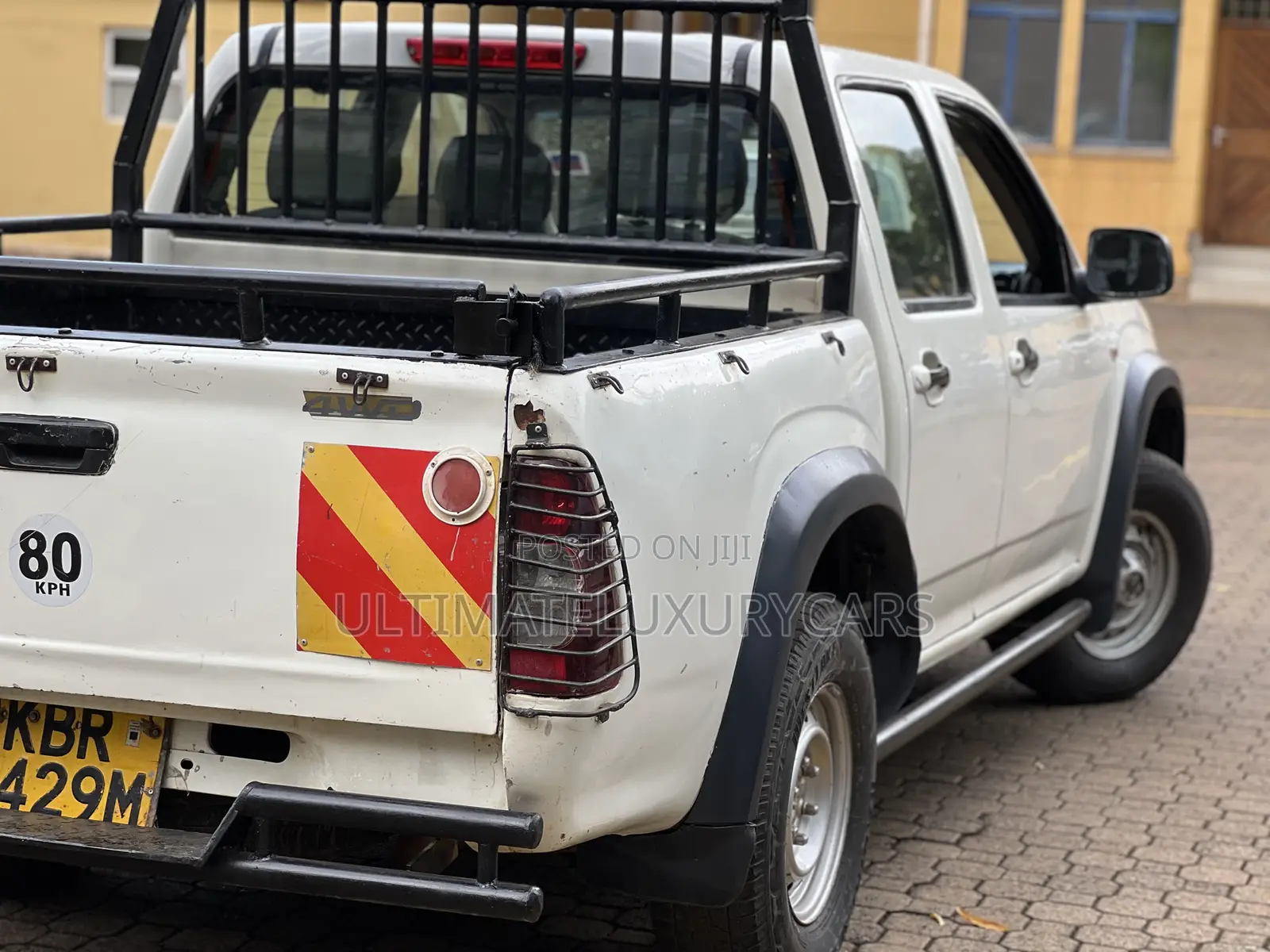 Isuzu D-MAX 2011 White