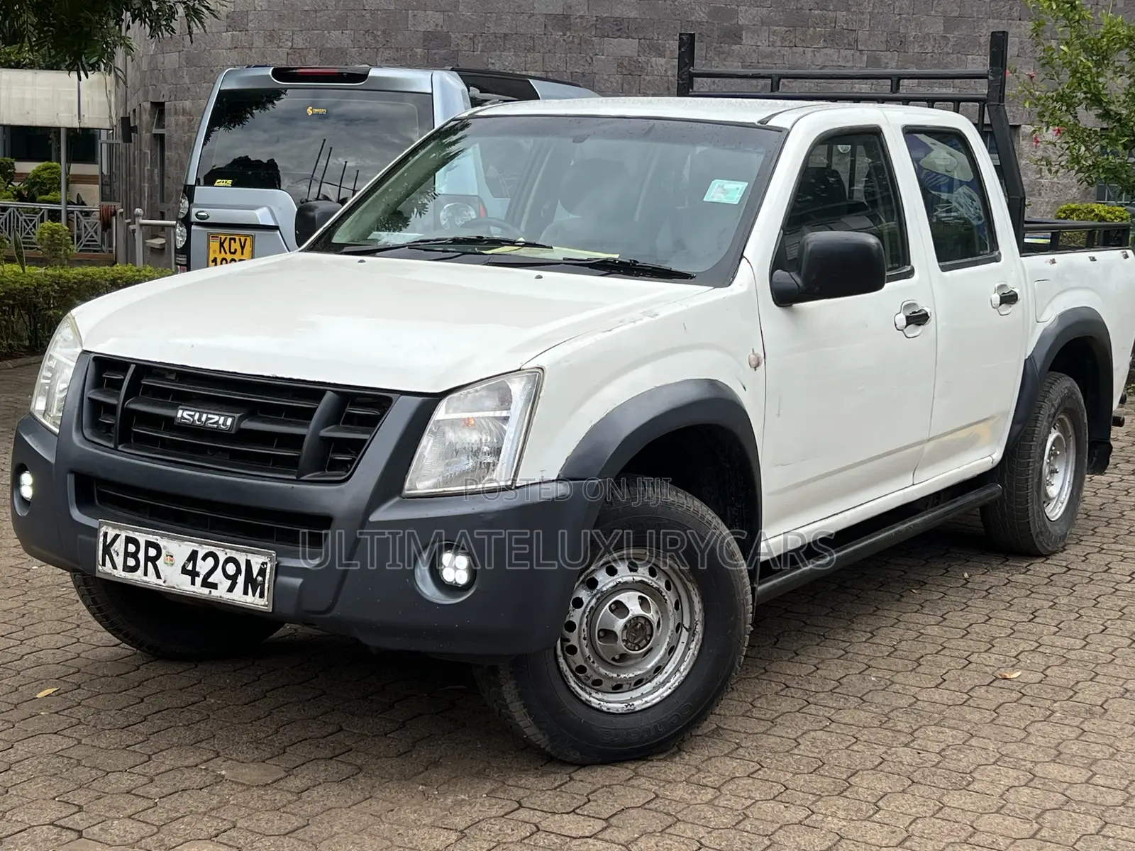 Isuzu D-MAX 2011 White
