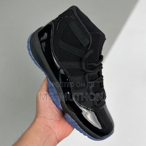 Assorted Retro Jordan 11s: Cap and Gown , Bred, Space Jam Size 40-45 - thumbnail 5