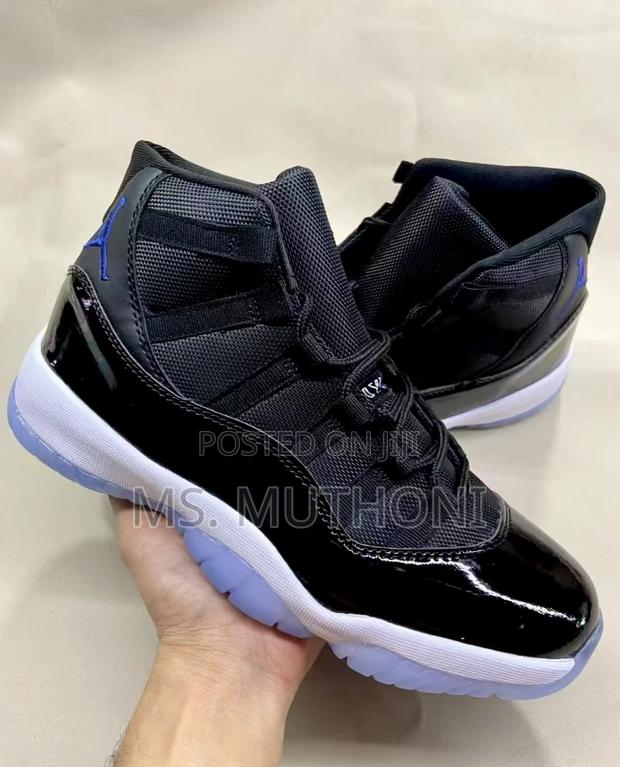 Assorted Retro Jordan 11s: Cap and Gown , Bred, Space Jam Size 40-45 - thumbnail 4