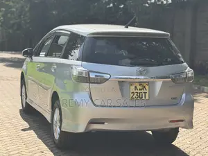 Toyota Wish 2015 Silver