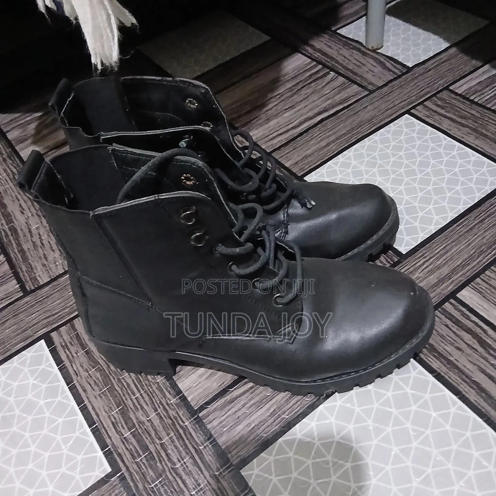 Second Hand Shoes