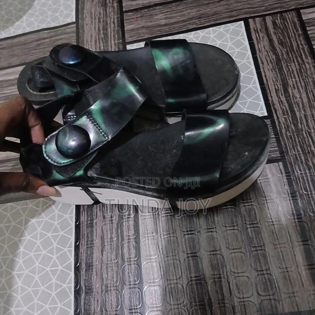 Second Hand Shoes - thumbnail 3