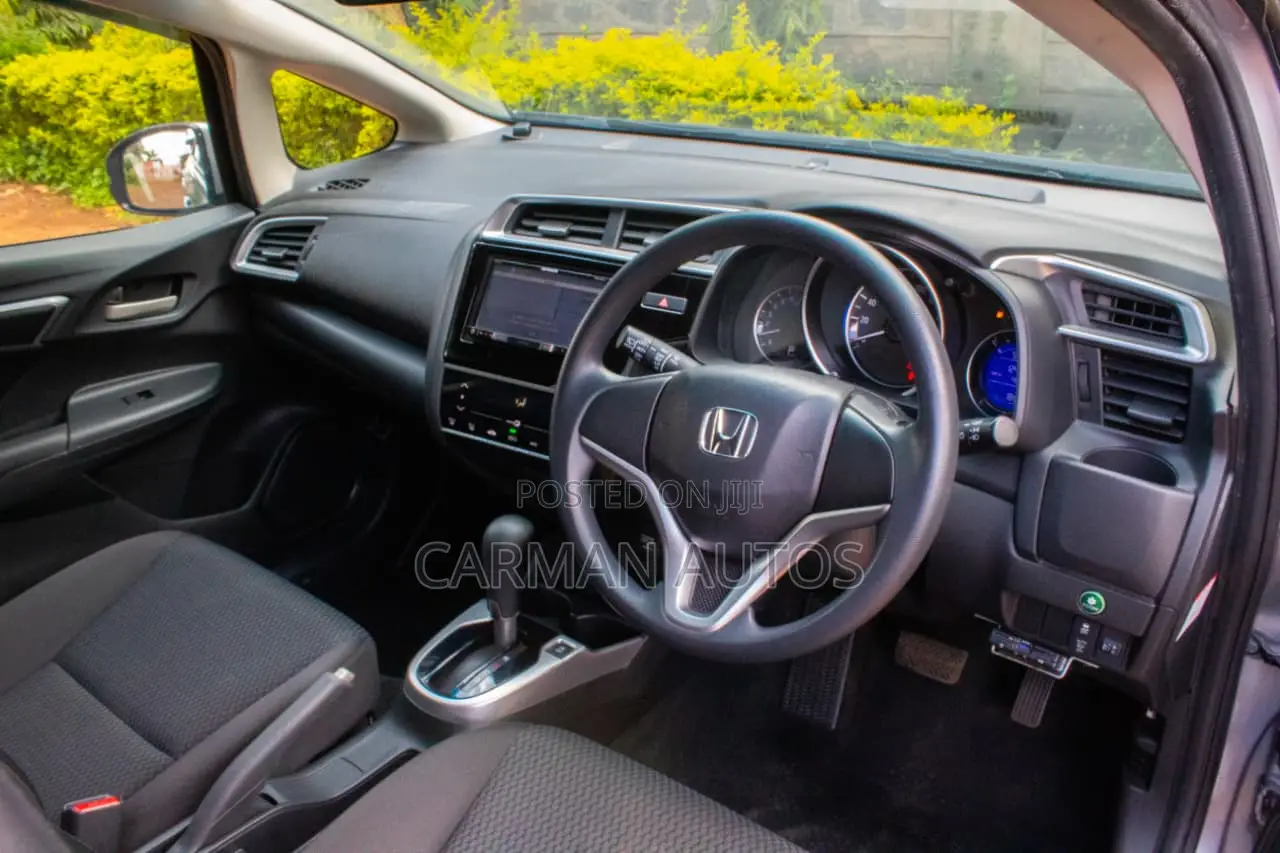 Honda Fit 2019 Silver