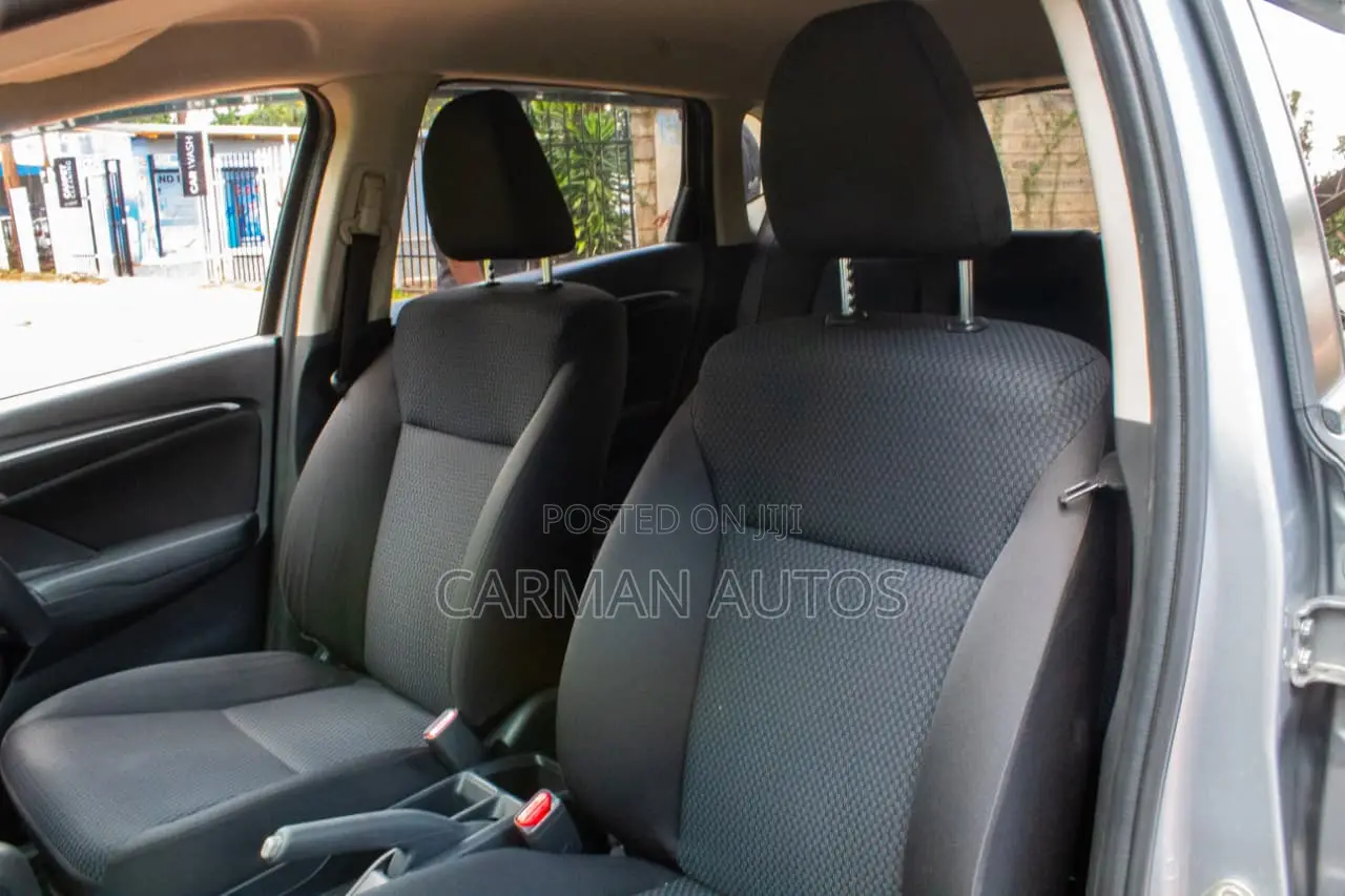 Honda Fit 2019 Silver