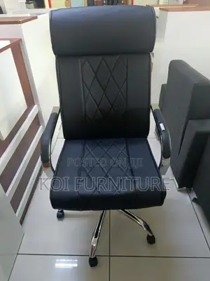 Office Chair : V125 Black High-Back Executive Office Chair