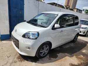 Toyota Porte 2019 White