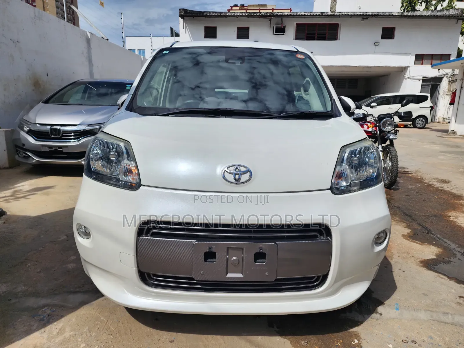 Toyota Porte 2019 White