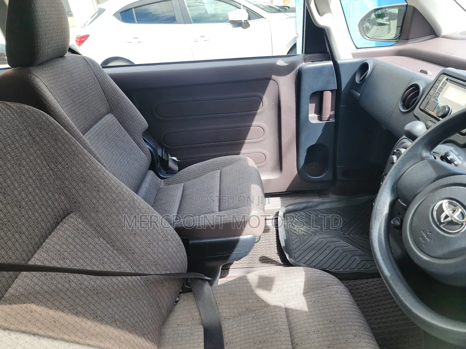 Toyota Porte 2019 White