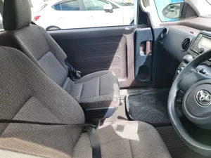 Toyota Porte 2019 White