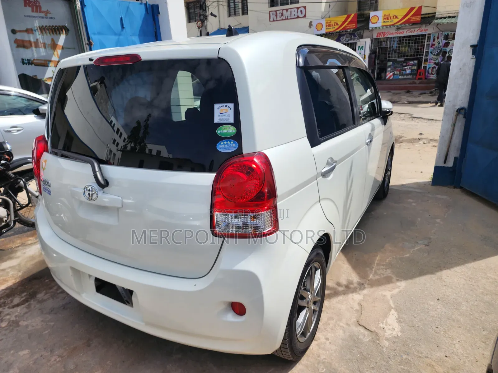 Toyota Porte 2019 White