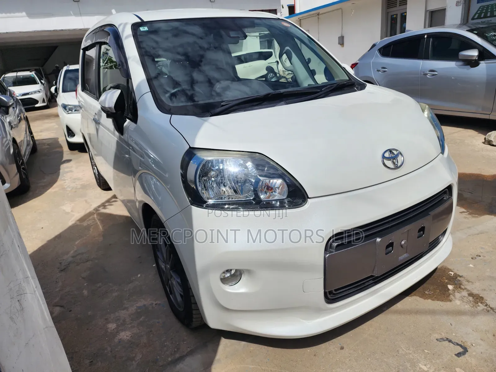 Toyota Porte 2019 White
