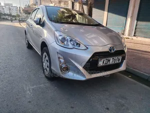 Toyota Aqua 2016 Silver
