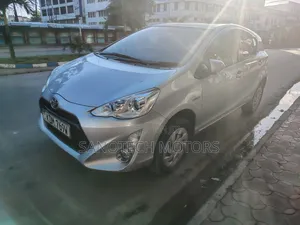 Toyota Aqua 2016 Silver