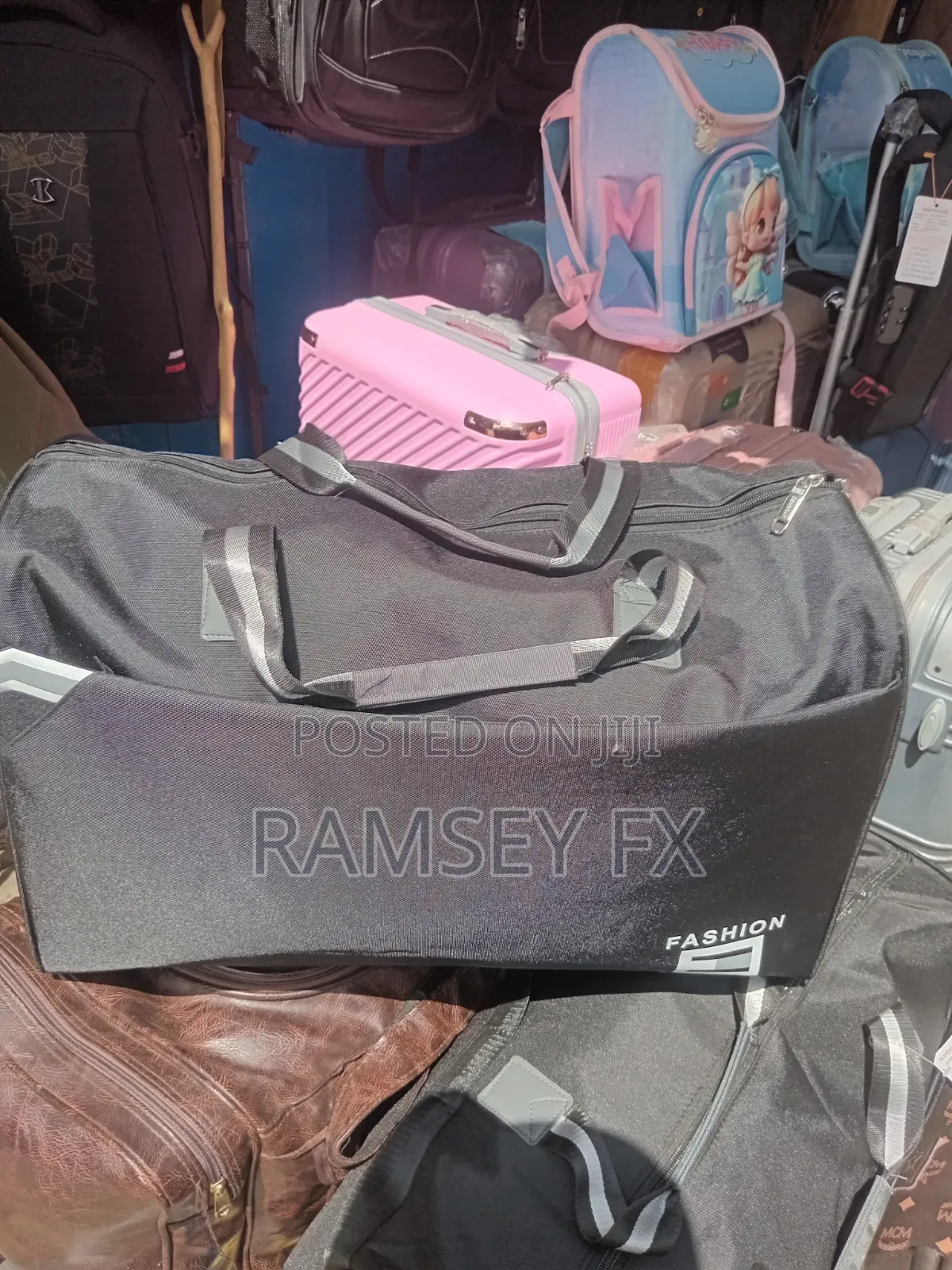 Jimmy Suitcase Plug