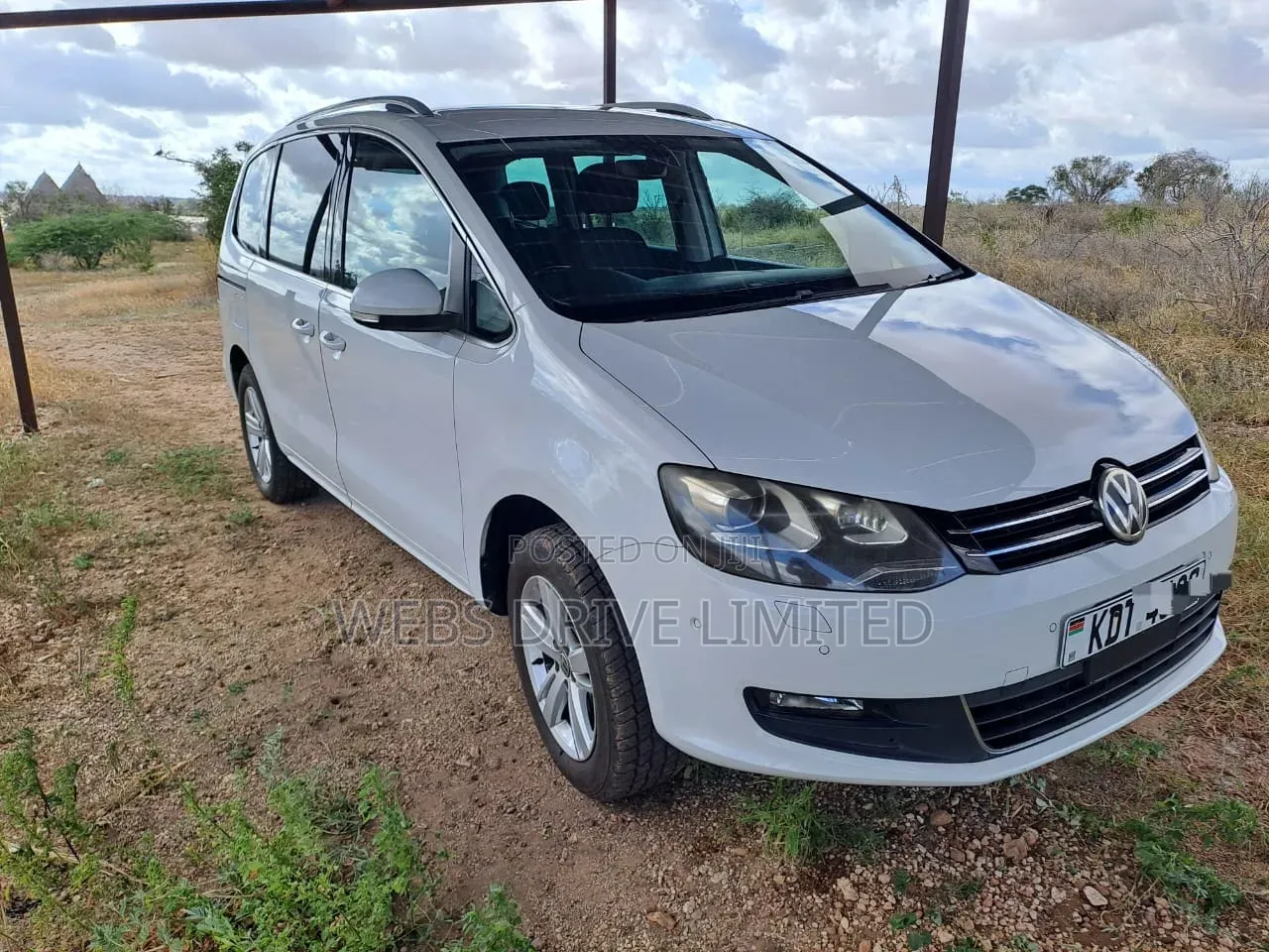 Volkswagen Touran 2017 White