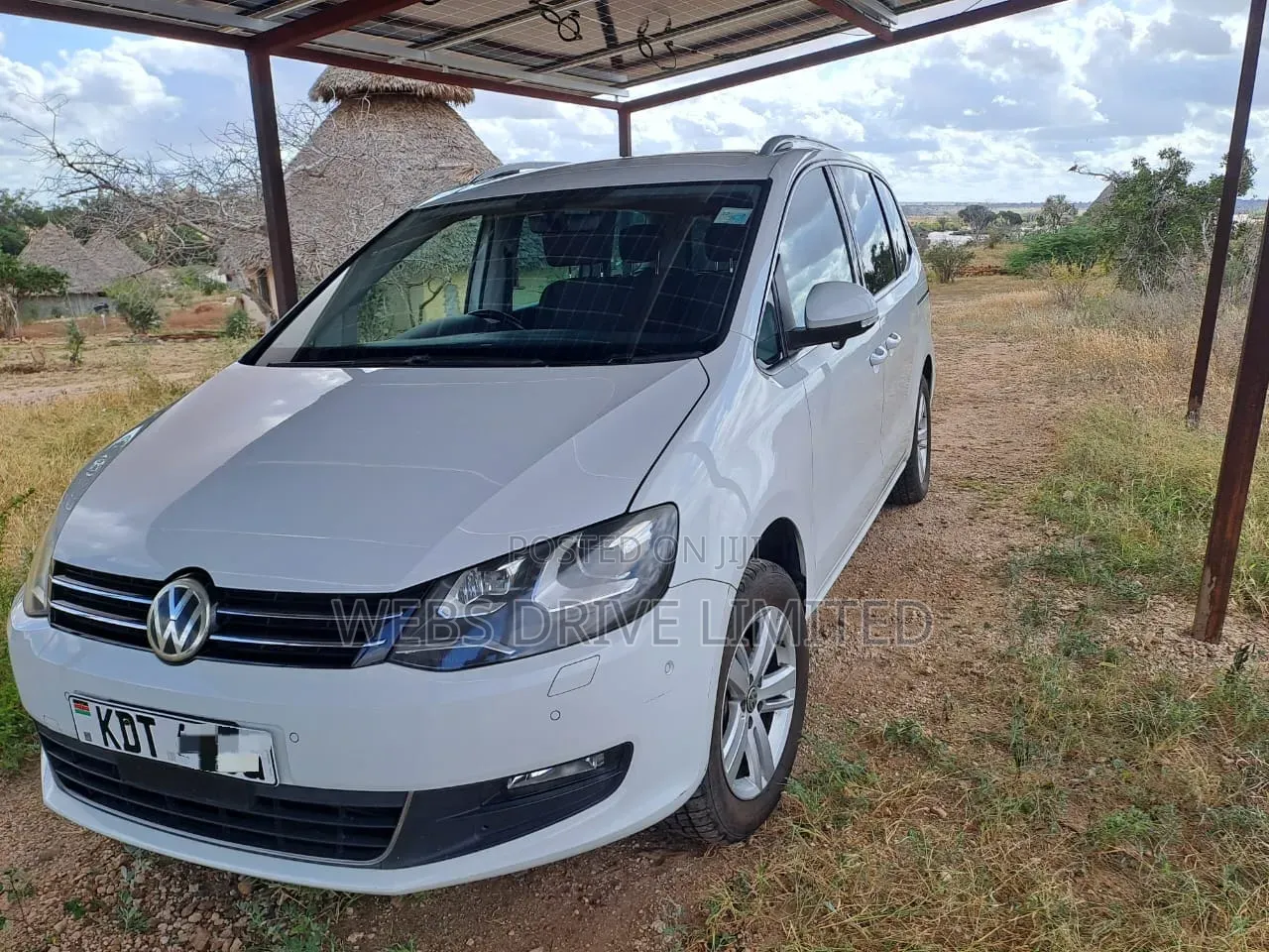 Volkswagen Touran 2017 White