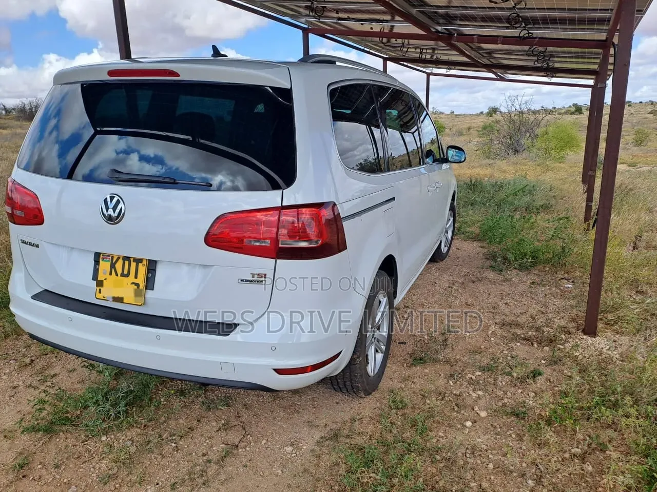 Volkswagen Touran 2017 White