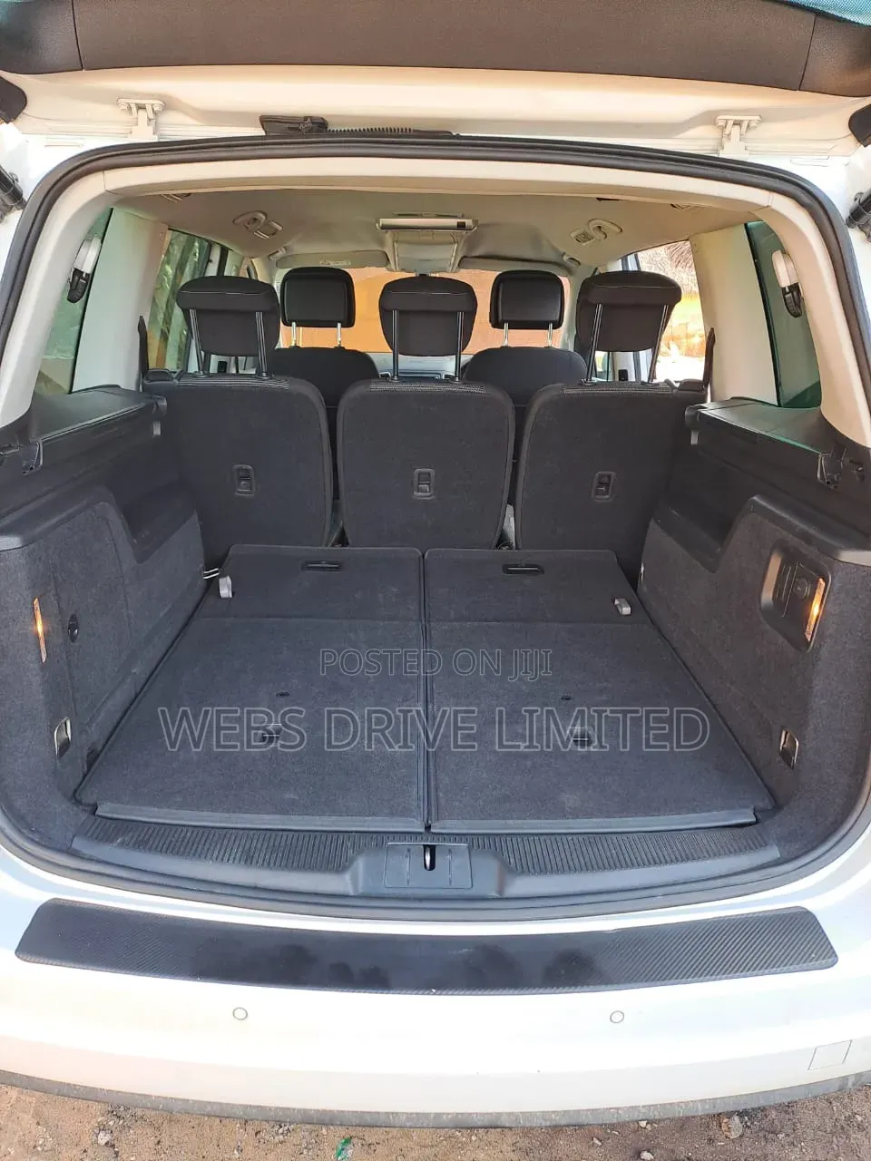 Volkswagen Touran 2017 White