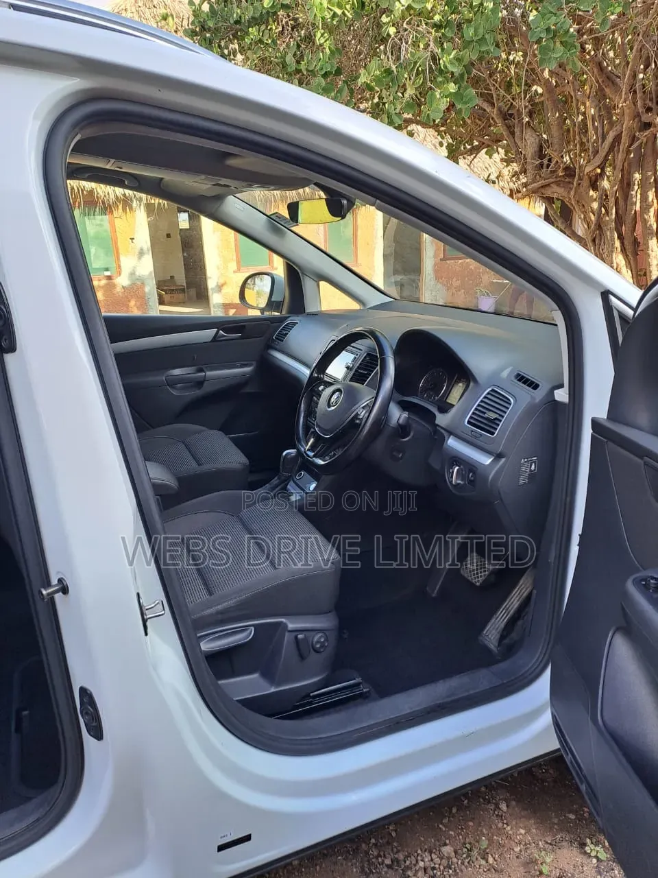 Volkswagen Touran 2017 White