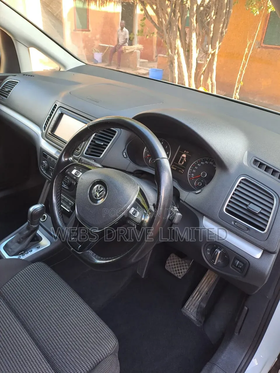 Volkswagen Touran 2017 White