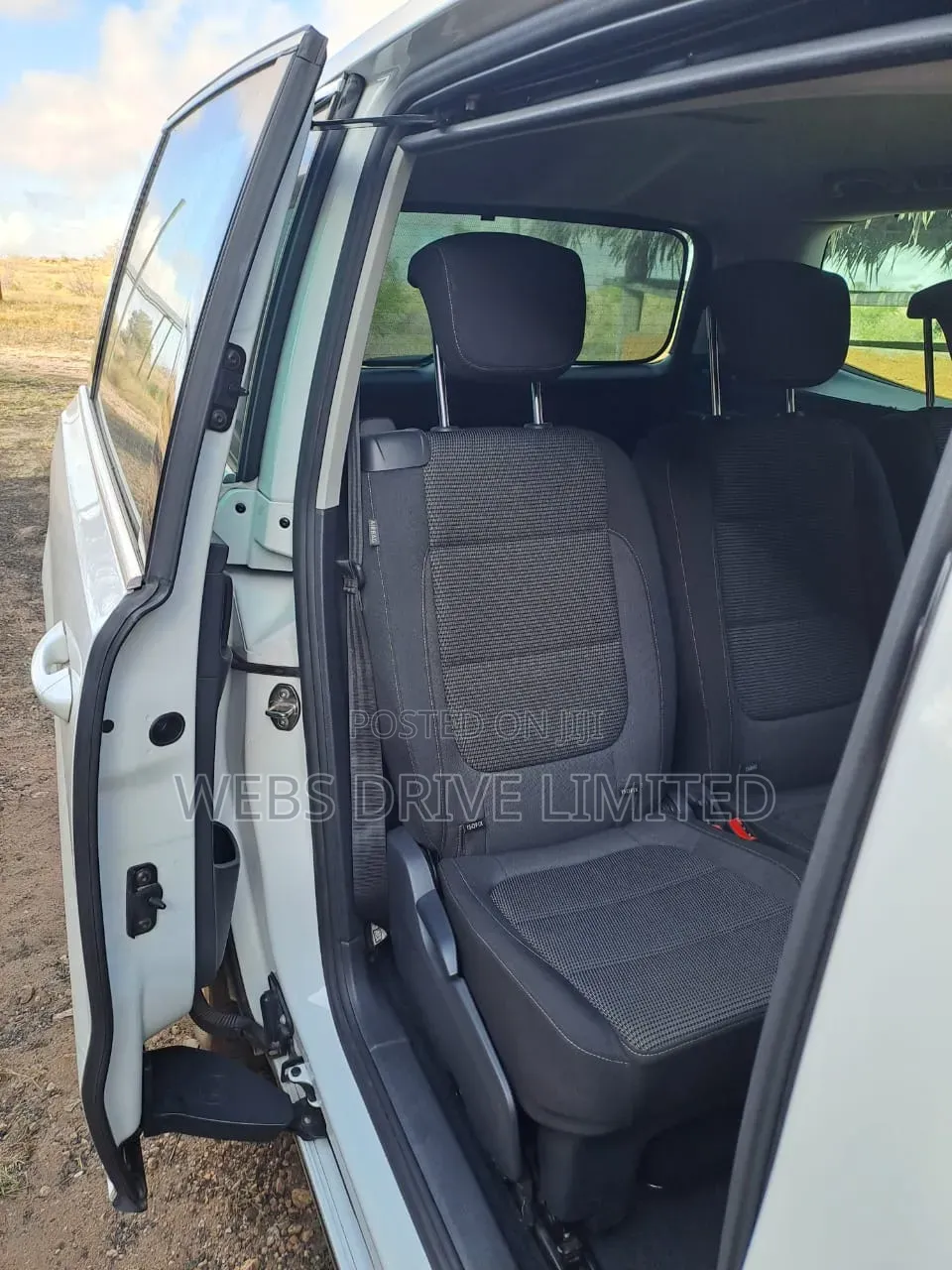 Volkswagen Touran 2017 White