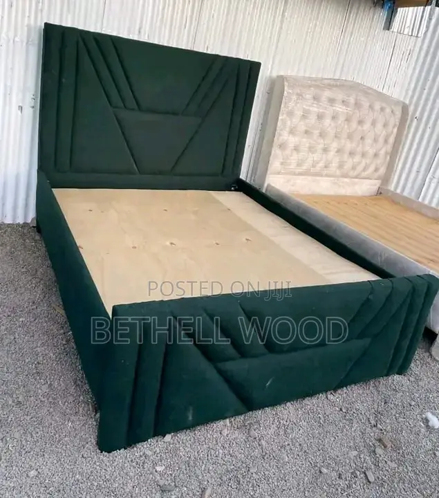 Modern Design 4*6 Chester Bed