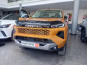 New Toyota Hilux 2025 Black
