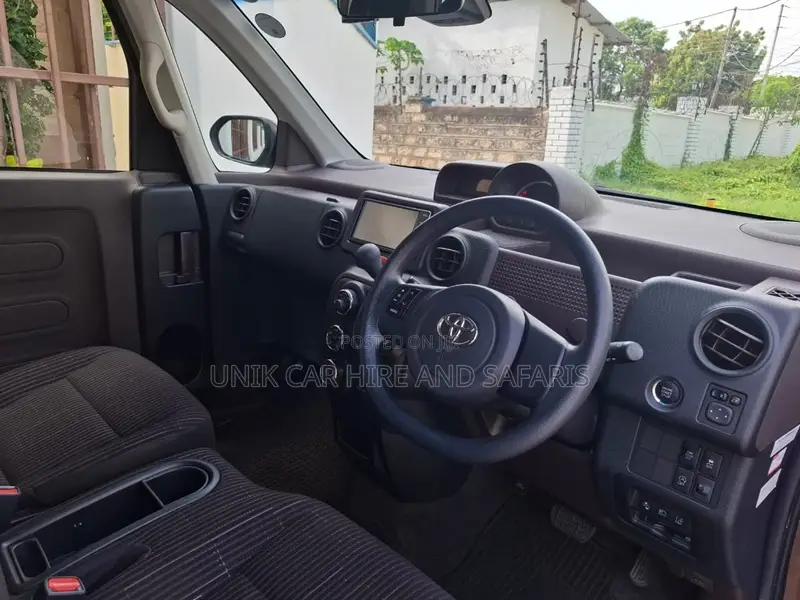 Toyota Spade 1.5 2019 Brown
