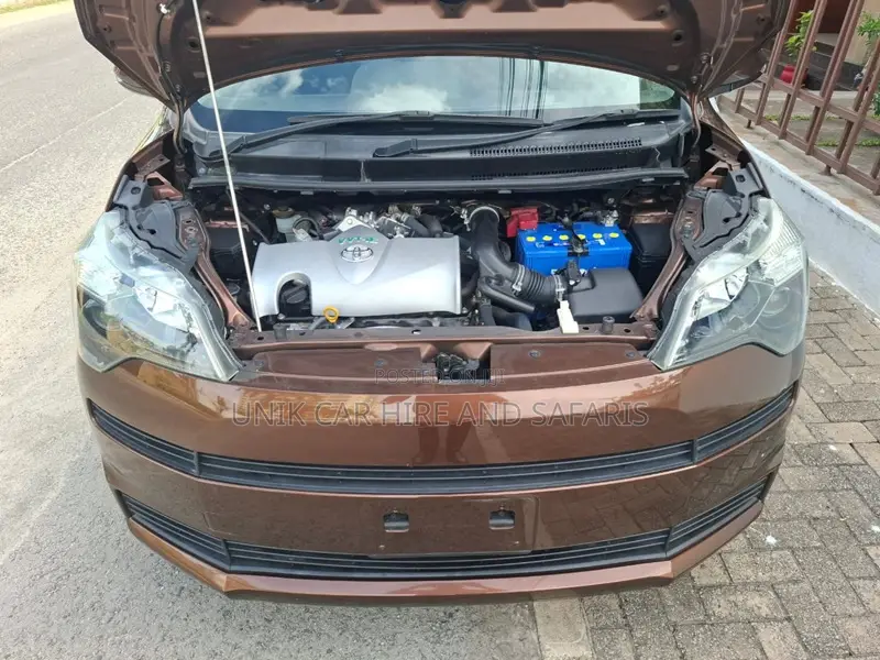 Toyota Spade 1.5 2019 Brown