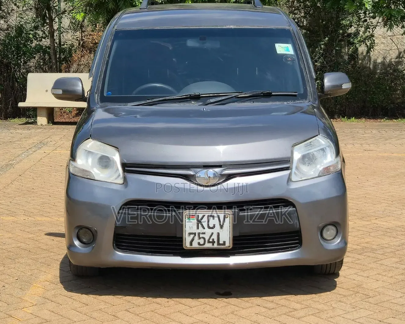 Toyota Sienta 2012 Gray