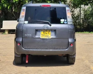 Toyota Sienta 2012 Gray