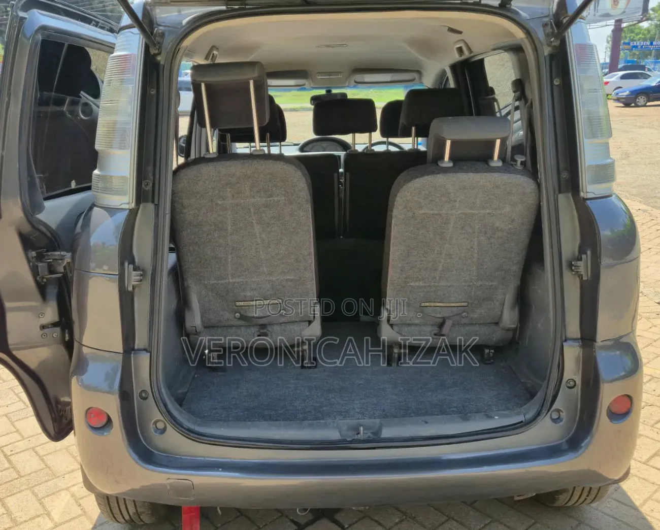 Toyota Sienta 2012 Gray