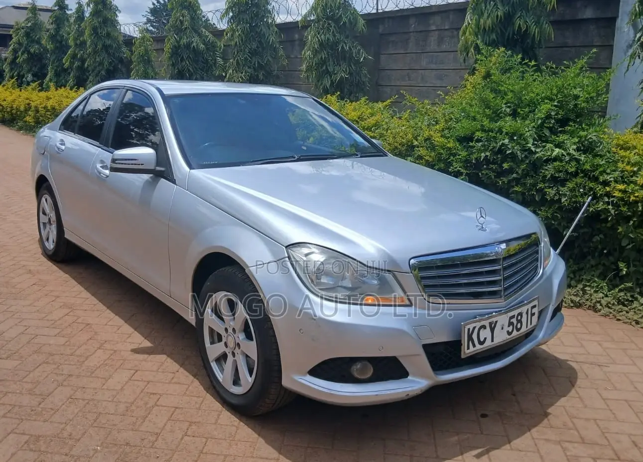 Mercedes-Benz C180 2012 Silver