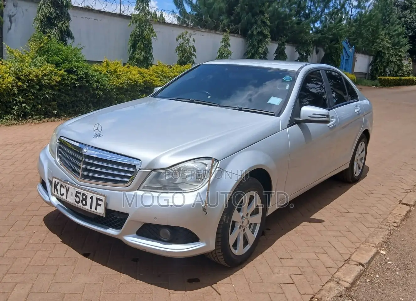 Mercedes-Benz C180 2012 Silver