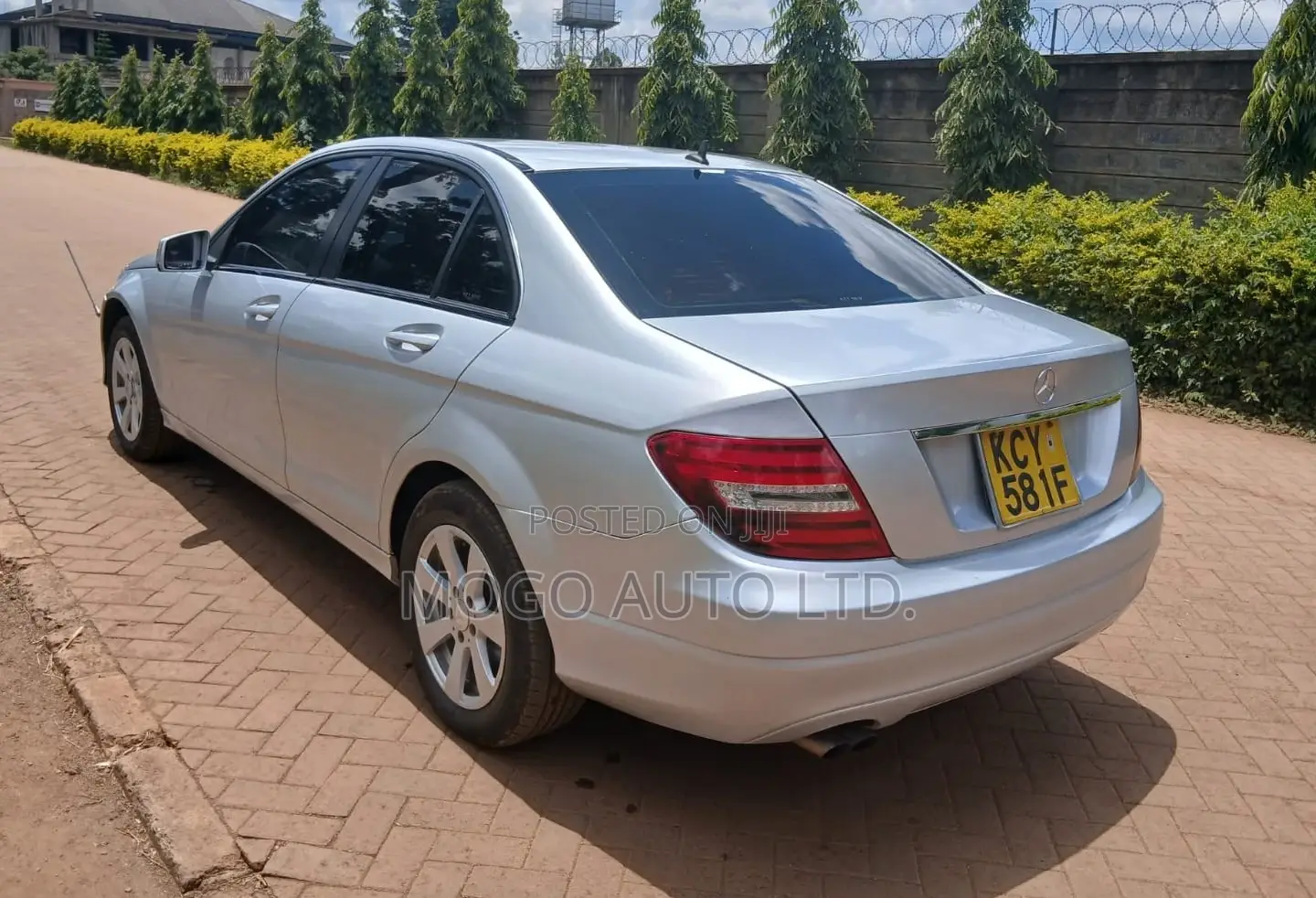 Mercedes-Benz C180 2012 Silver