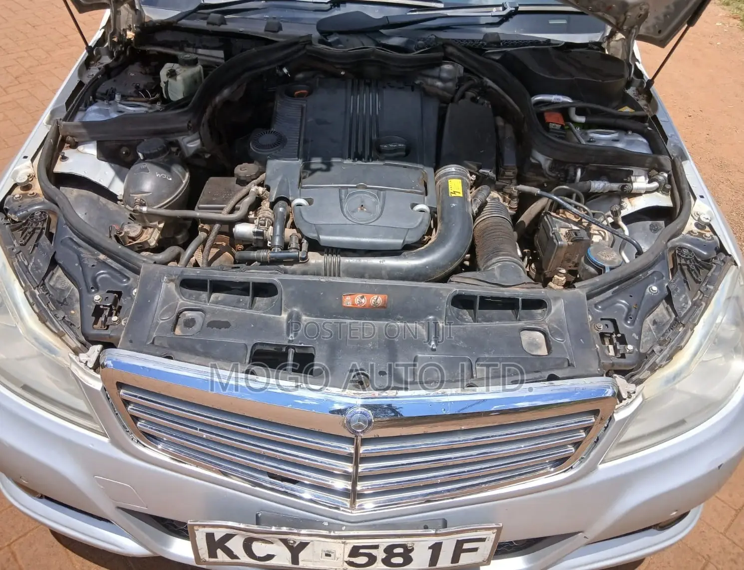 Mercedes-Benz C180 2012 Silver