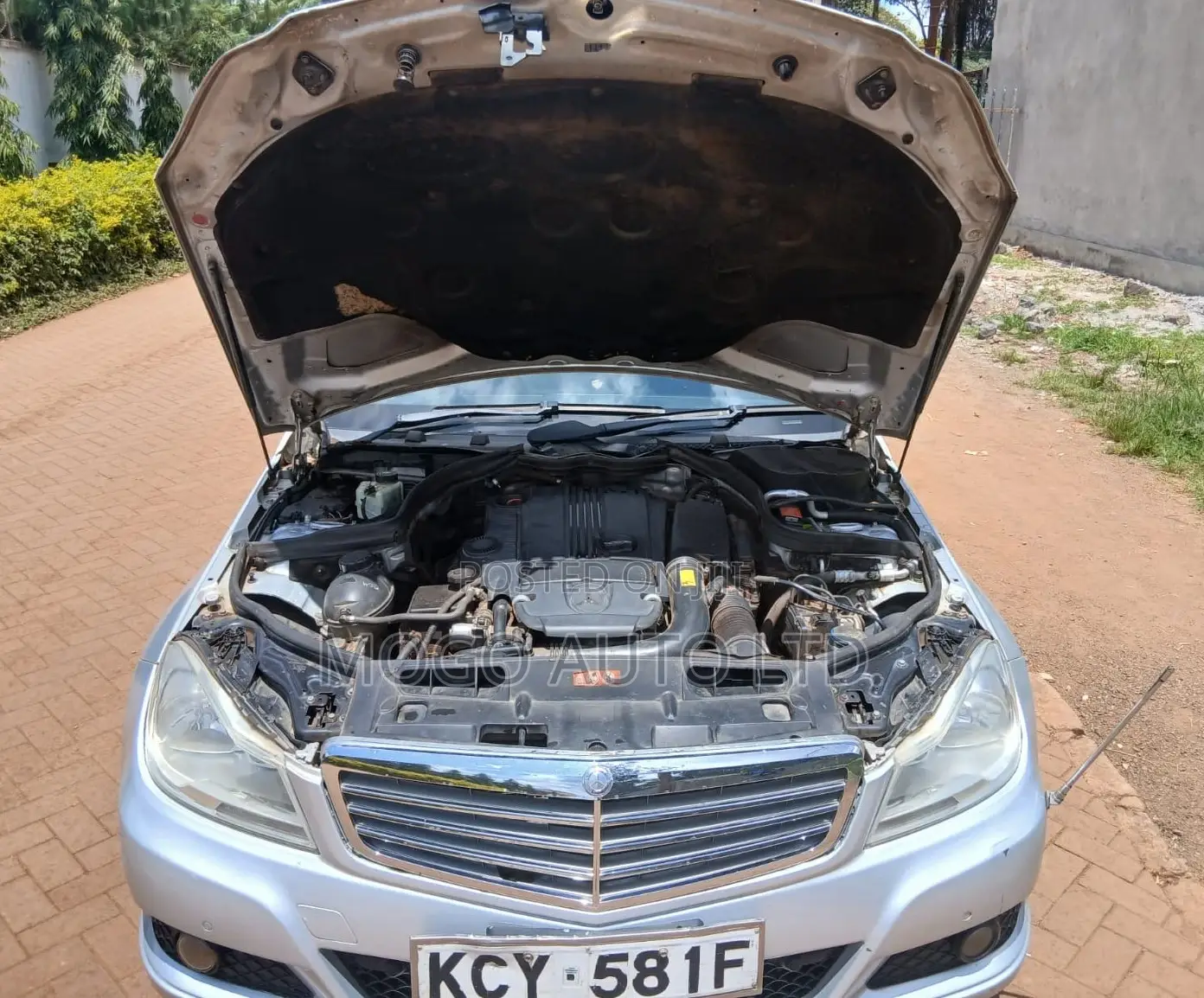 Mercedes-Benz C180 2012 Silver