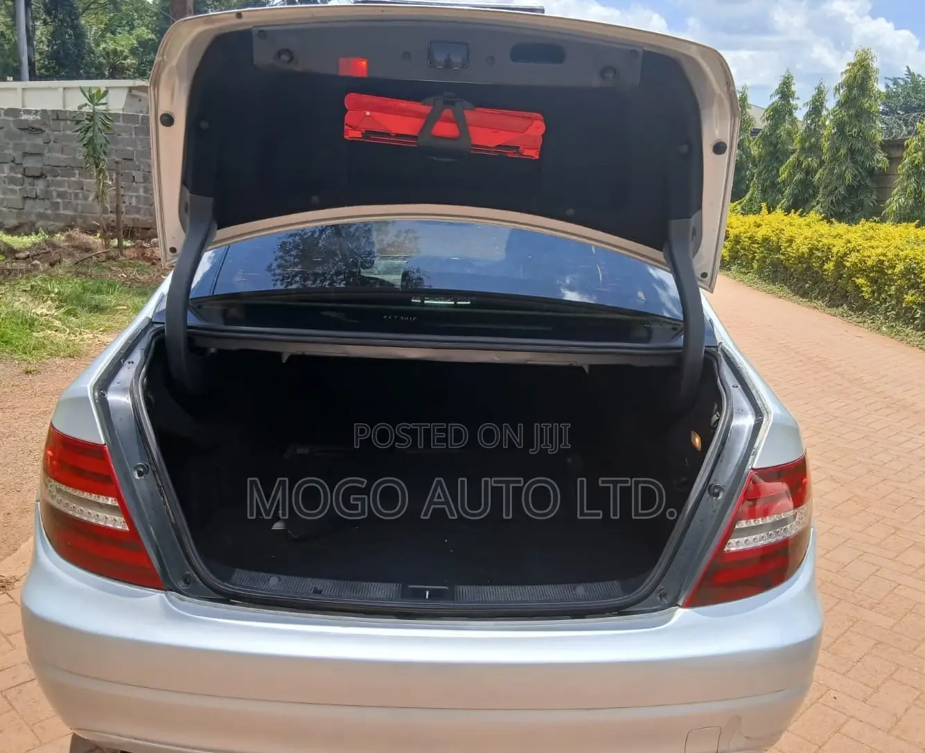 Mercedes-Benz C180 2012 Silver
