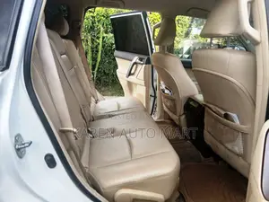 Toyota Land Cruiser Prado 2017 White