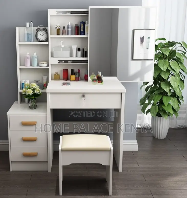 Dressing Table: Luxury Makeup Dressing Table With Mirror