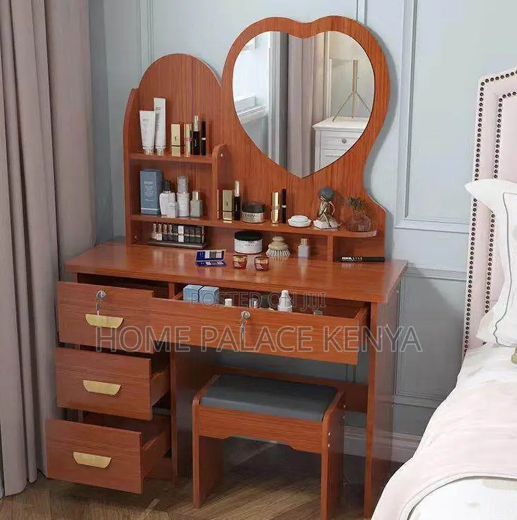Dressing Table: Luxury Makeup Dressing Table With Mirror