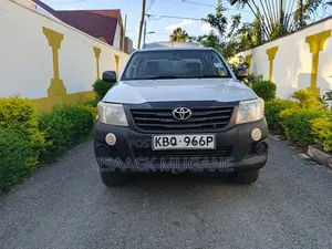 Toyota Hilux 2012 Silver