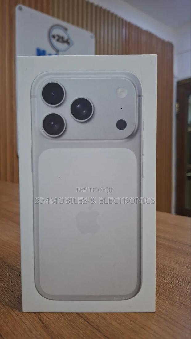 New Apple iPhone 17 Pro 256 GB Silver - thumbnail 3